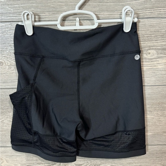 Amari Mesh Detail 4” Bike Short, Size Small, Black, Side/Hidden Waistband Pocket - Picture 4 of 11